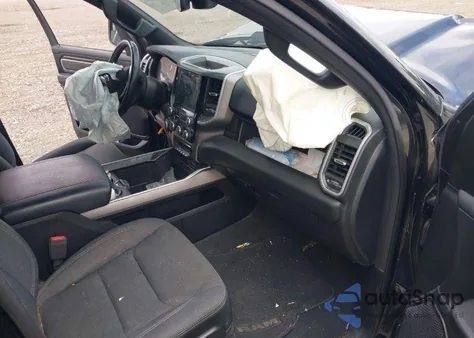 2020 Ram 1500 Big Horn Quad Cab 4X4 6'4 Box z USA, uszkodzony, nr VIN 1C6SRFBT6LN304215